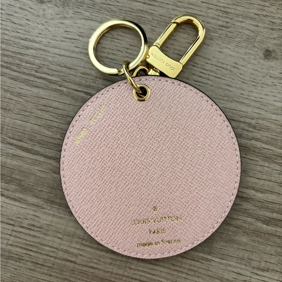 PRICE FIRM Louis Vuitton 2020 Vivienne Bag Charm & Key Holder - Picture 5 of 16